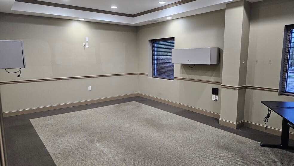 More Photos Of 130 Celtic Blvd, Tyrone Warehouse For Sale