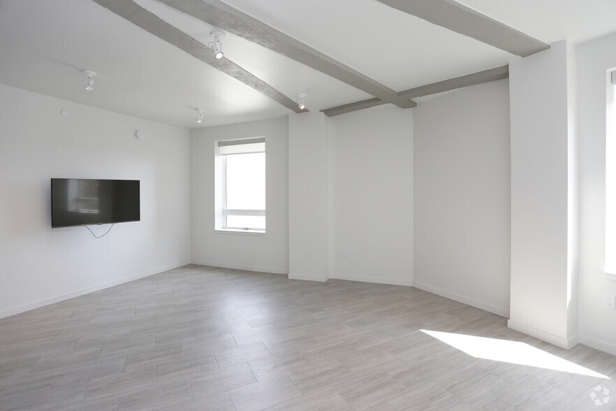 More Photos Of 55 Ionia Ave NW, Grand Rapids Apartments For Sale