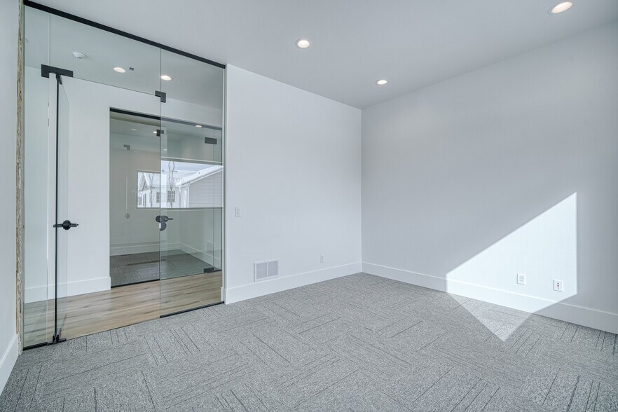 More Photos Of 1070 Curlew Dr, Ammon Medical For Lease