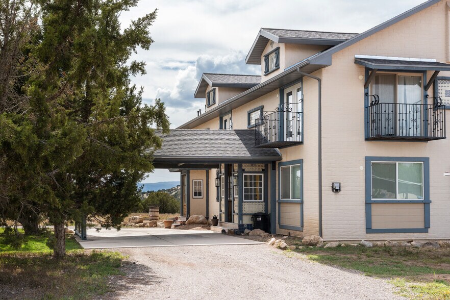 More Photos Of 11550 Pigeon Hollow Rd, Spring City Hotel For Sale