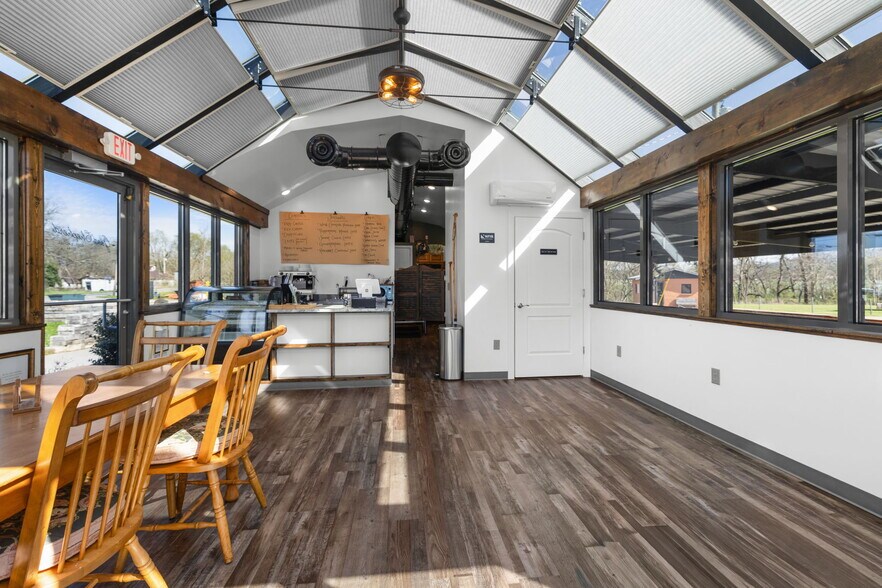 More Photos Of 106 Northside Sq, Petersburg Restaurant For Sale