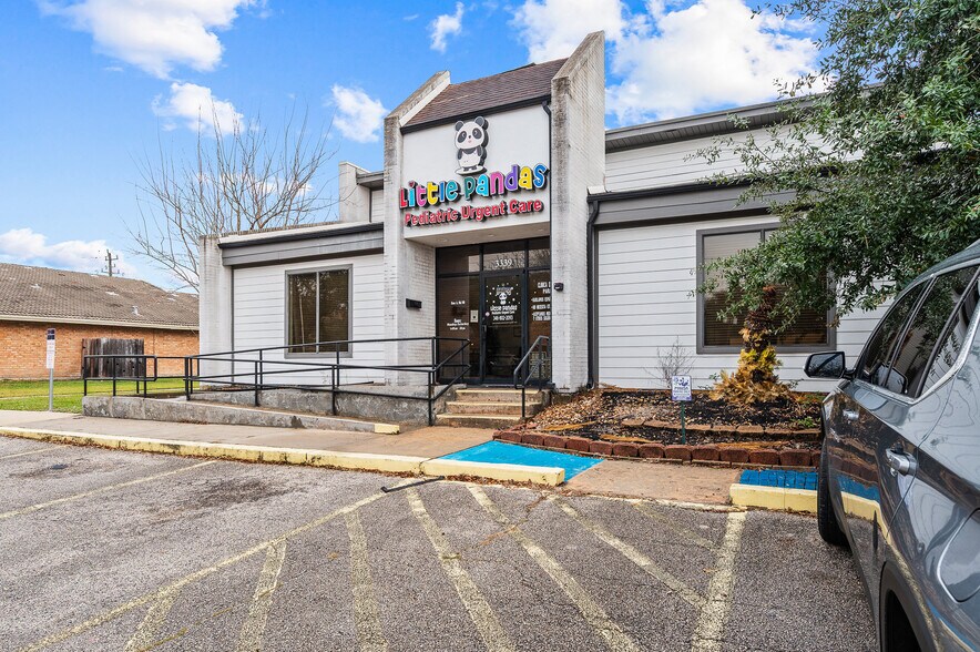 More Photos Of 3339 Fairview St, Pasadena Medical For Lease