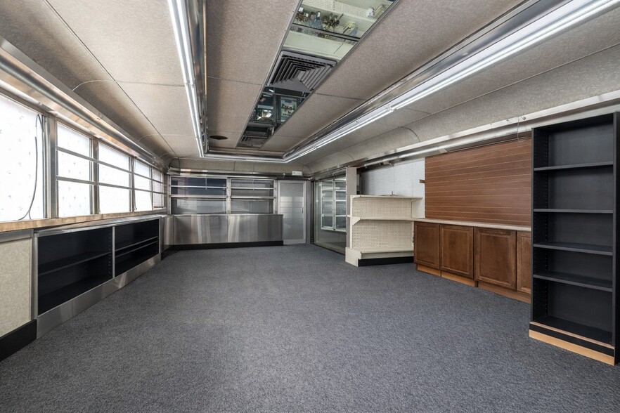 More Photos Of 203 W State St, Doylestown General Retail For Sale