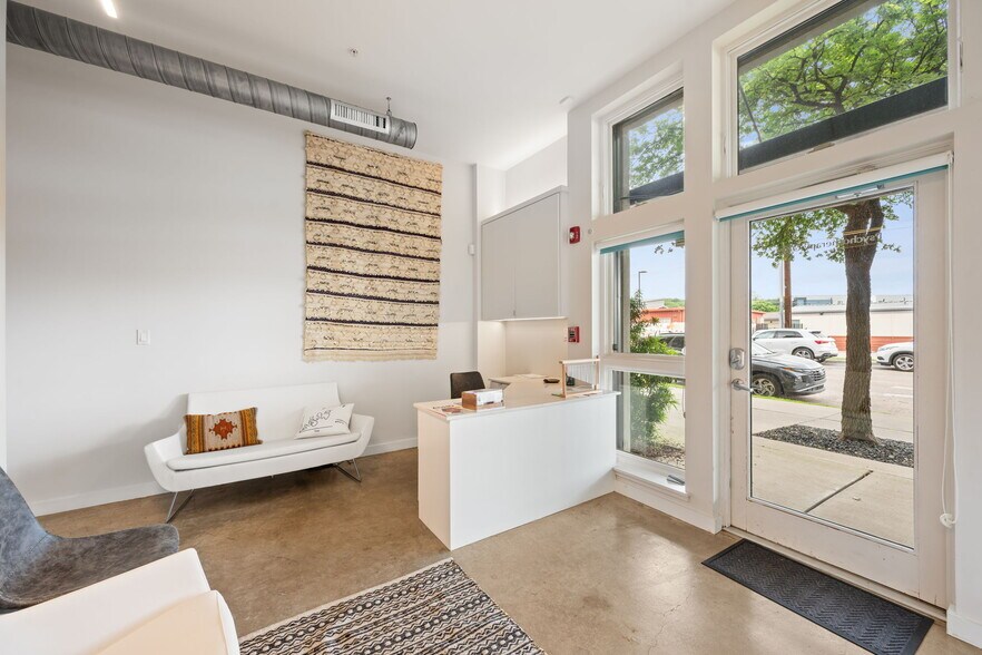 More Photos Of 2235 E 6th St, Austin Apartments For Sale