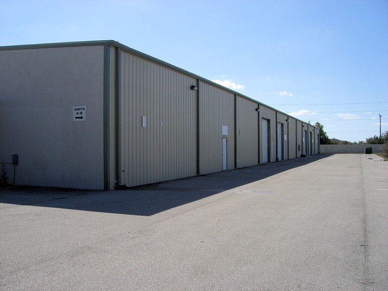 More Photos Of 830 NE 24th Ln, Cape Coral Warehouse For Sale