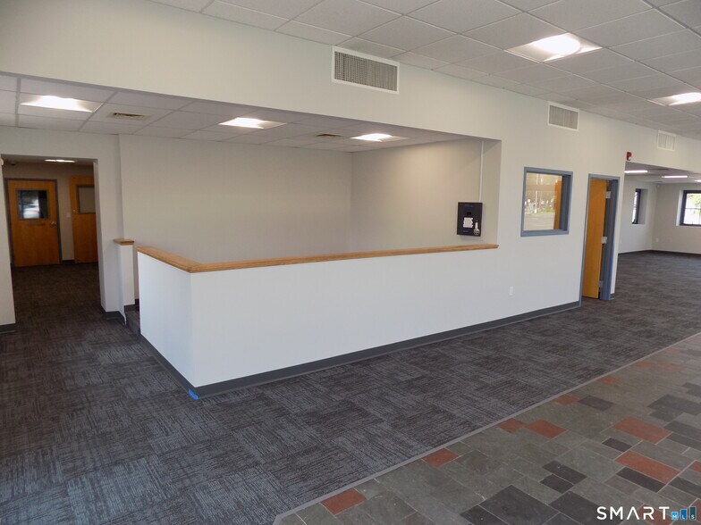 More Photos Of 151 East St, Plainville Auto Dealership For Lease