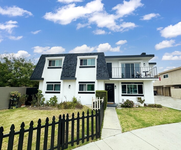 More Photos Of 17372 Dairyview Cir, Huntington Beach Apartments For Sale