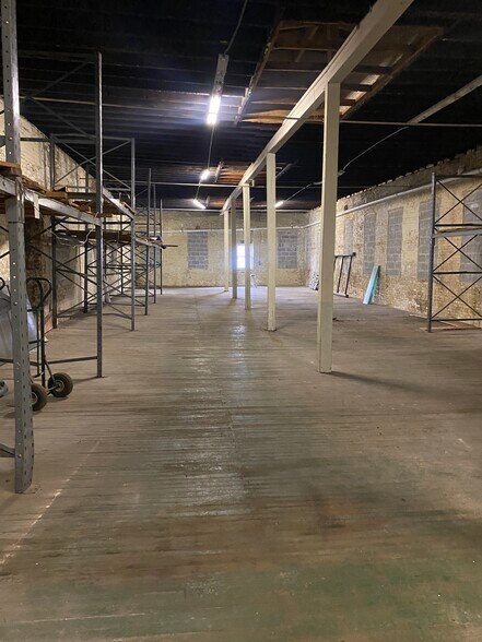 More Photos Of 230-236 Marshall St, Elizabeth Manufacturing For Lease