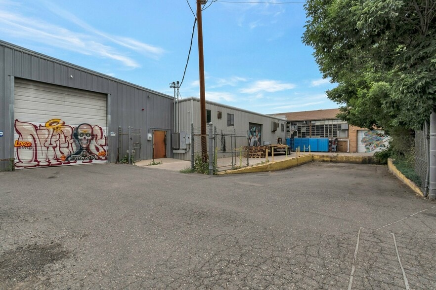 More Photos Of 2401 S Delaware St, Denver Manufacturing For Sale
