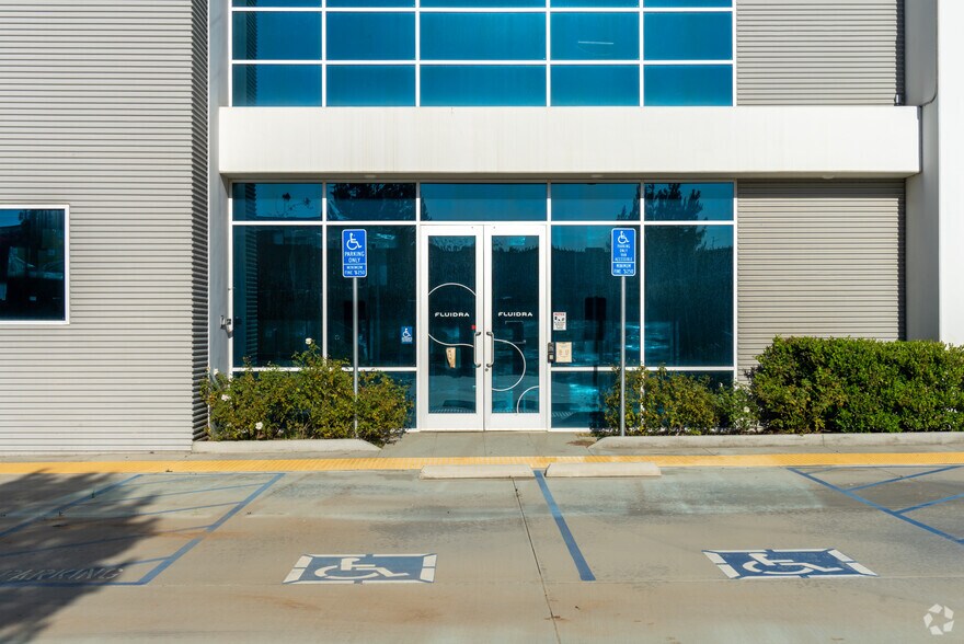 More Photos Of 675 W Nance St, Perris Warehouse For Lease