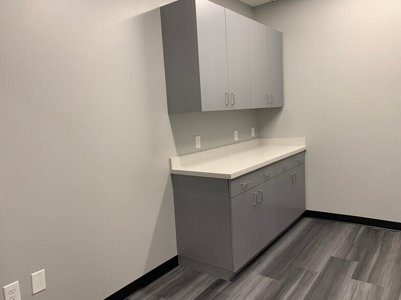 More Photos Of 2300 Camp Creek Pky, College Park Office For Lease