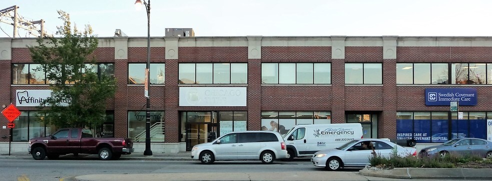 More Photos Of 2015-2019 W Irving Park Rd, Chicago Office For Lease