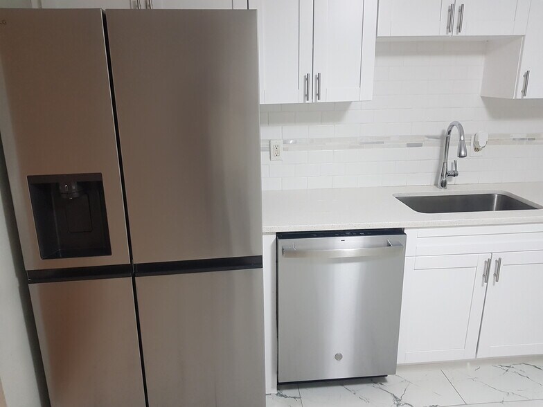 More Photos Of 311 58th Ave E, Bradenton Apartments For Sale