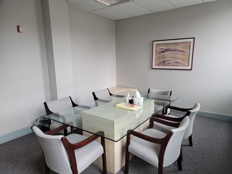 More Photos Of 910 Gilpin Ave, Wilmington Medical For Sale