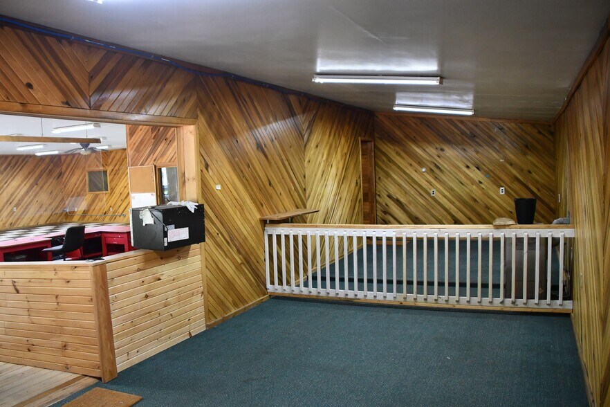 More Photos Of 138 Chestnut St, Marienville General Retail For Sale