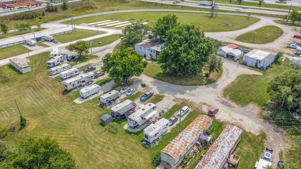More Photos Of 2201 Outer Rd, Bates City Manufactured Housing Mobile Home Park For Sale