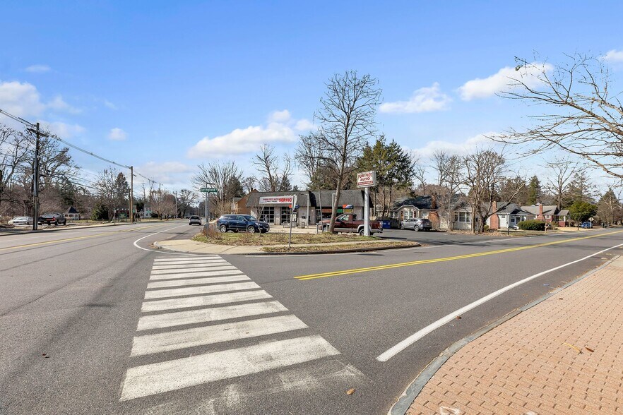 More Photos Of 467 Main St, Wilbraham Service Station For Sale