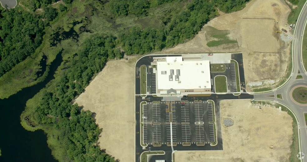 More Photos Of 7000 Iron Bridge Rd, Richmond Supermarket For Lease