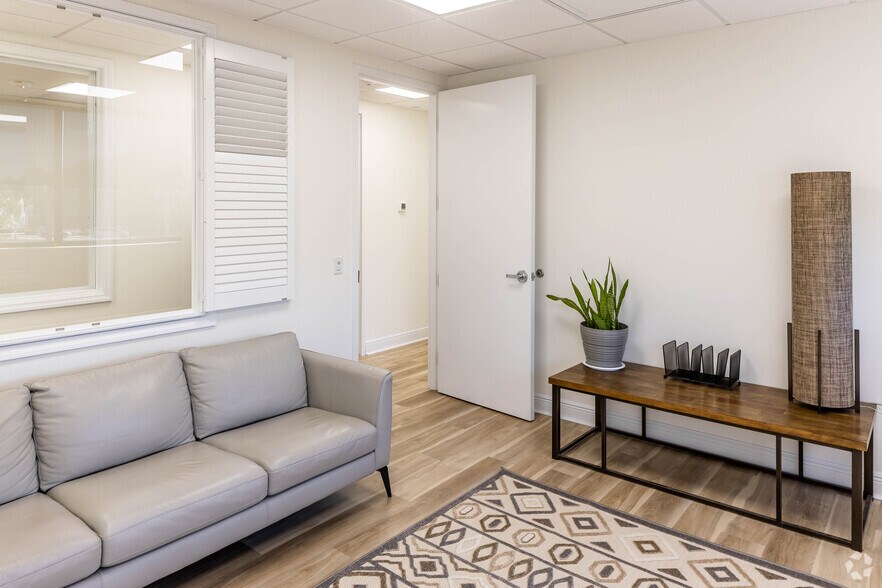 More Photos Of 7777 Glades Rd, Boca Raton Office For Lease