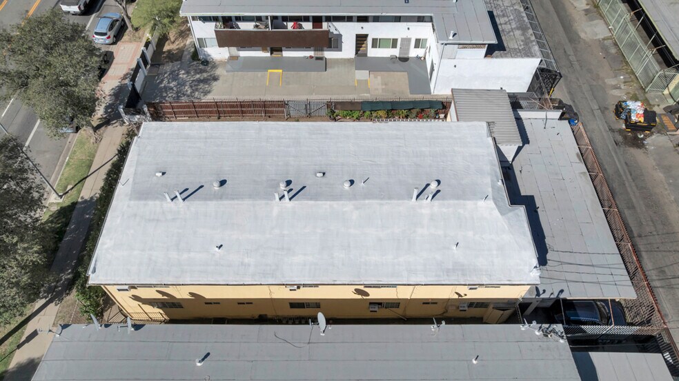 More Photos Of 17945 Roscoe Blvd, Northridge Apartments For Sale