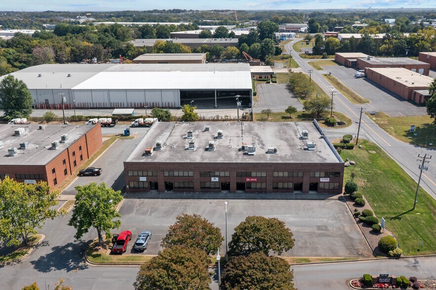 More Photos Of 350 Crompton St, Charlotte Industrial For Sale