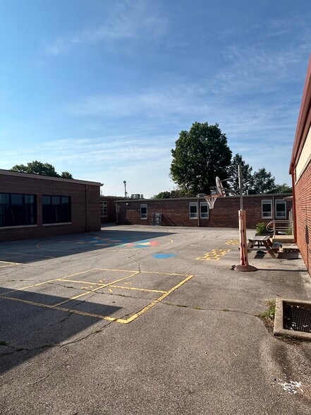 More Photos Of 4531 NE 44th Ter, Kansas City Schools For Sale
