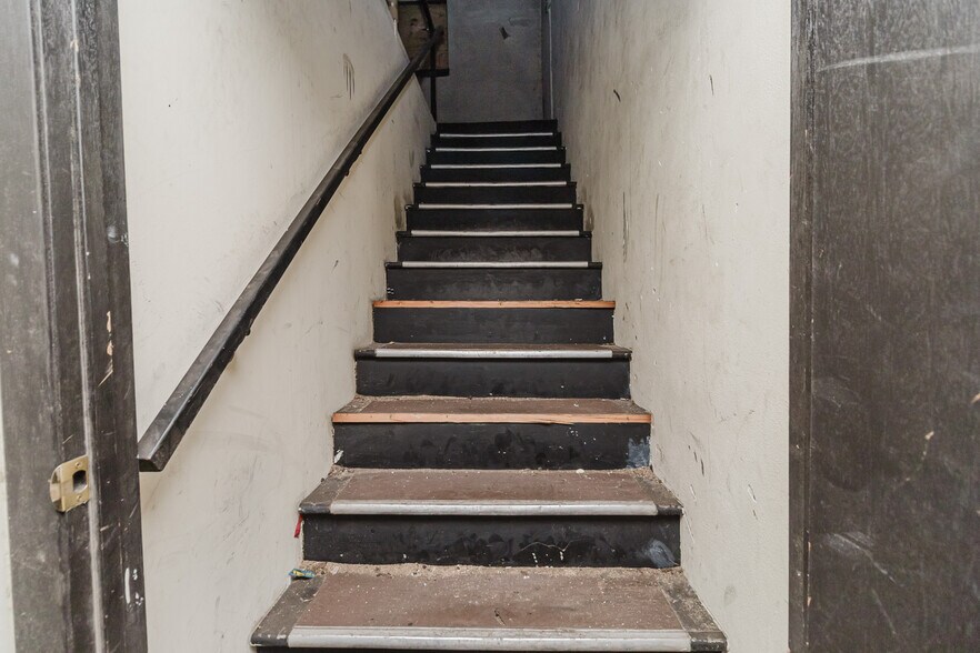 More Photos Of 470 N Seneca St, Wichita Warehouse For Sale