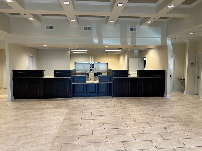More Photos Of 651 US 31W Byp, Bowling Green Office For Lease