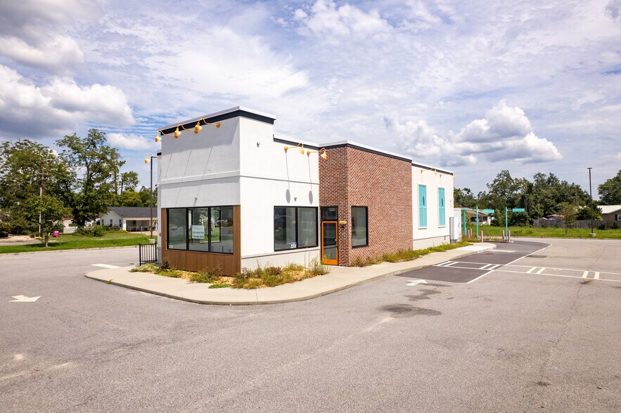 More Photos Of 606 S Pierce St, Alma Fast Food For Sale