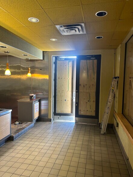 More Photos Of 6435 Mission Gorge Rd, San Diego Fast Food For Lease