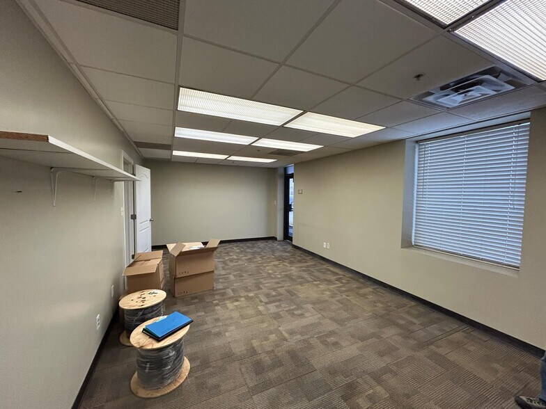 More Photos Of 2951 Pennsylvania Ave, Ogden Manufacturing For Lease