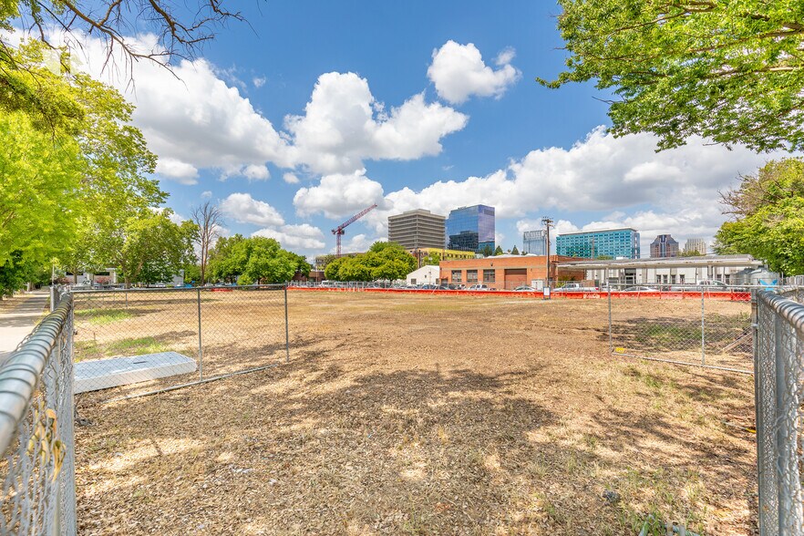More Photos Of 905 S St, Sacramento Apartments For Sale