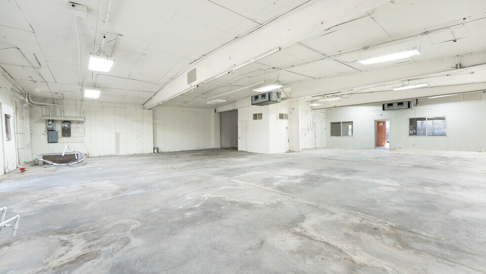 More Photos Of 343 N Clark Ave, Pomona Warehouse For Sale