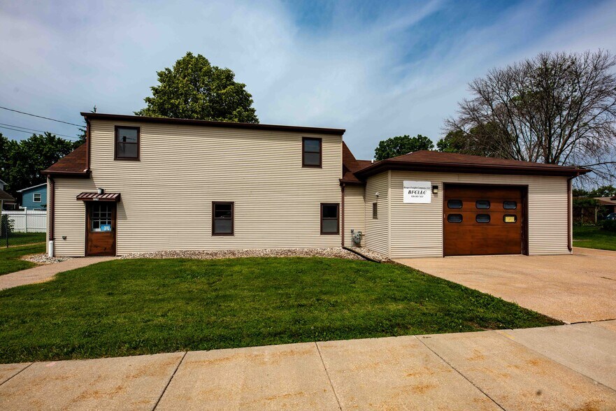 More Photos Of 229 Idaho St, Oshkosh Industrial For Sale