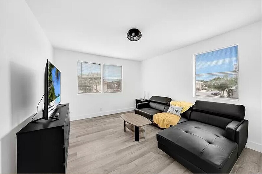 More Photos Of 904 4th St, West Palm Beach Multifamily For Sale