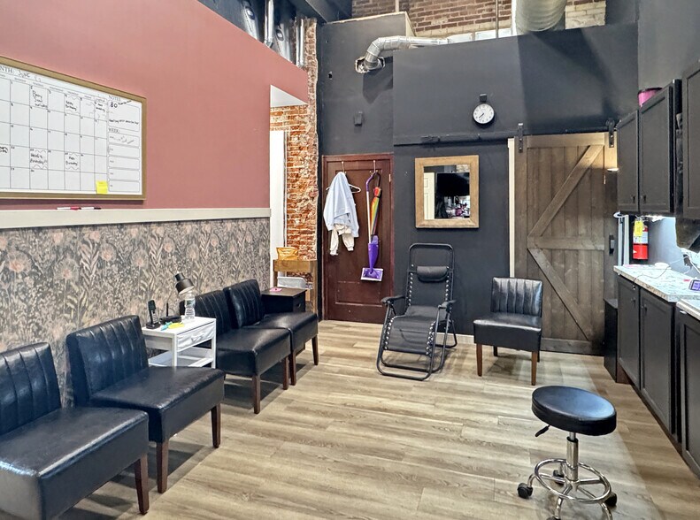 More Photos Of 206 Lafayette St, Washington General Retail For Sale