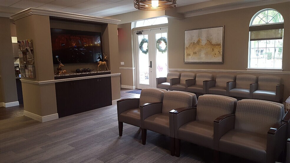 More Photos Of 2816 Manatee Ave, Bradenton Medical For Sale