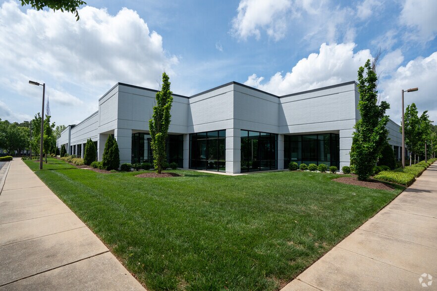 More Photos Of 4025 Stirrup Creek Dr, Durham Research And Development For Lease