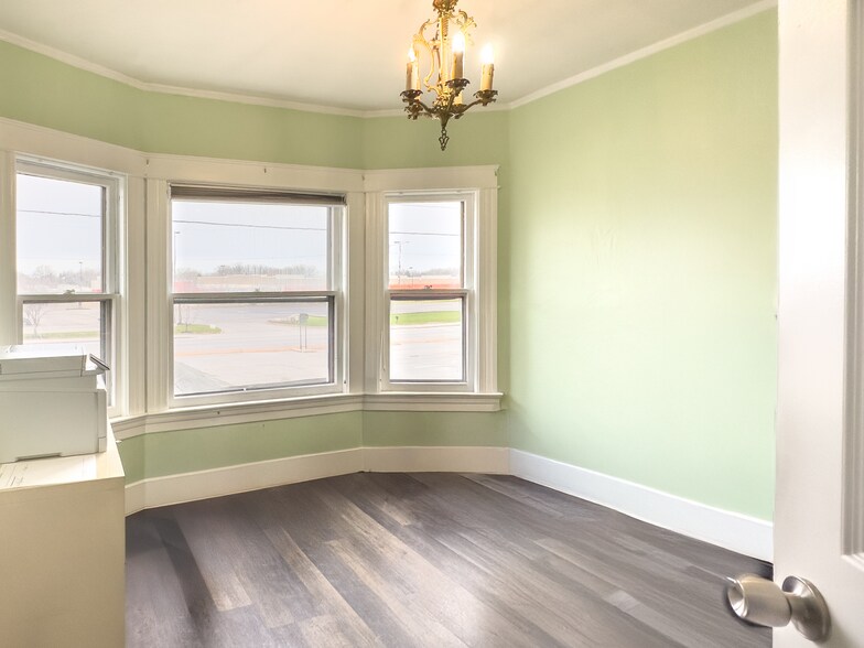 More Photos Of 1367 W Ridge Rd, Rochester Office For Sale