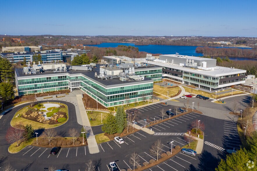 More Photos Of 830 Winter St, Waltham Office For Lease