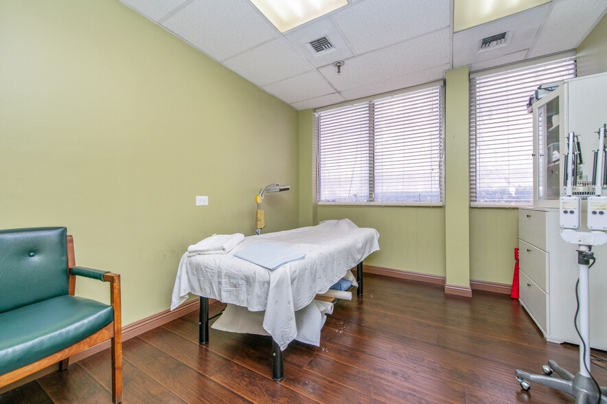 More Photos Of 4305 Torrance Blvd, Torrance Medical For Sale