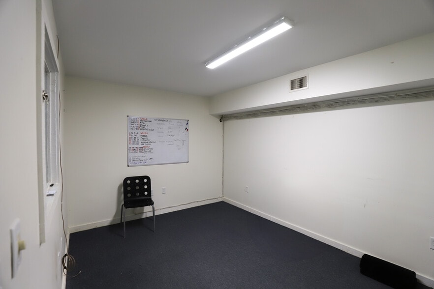 More Photos Of 13723 NW US Highway 441, Alachua General Retail For Lease