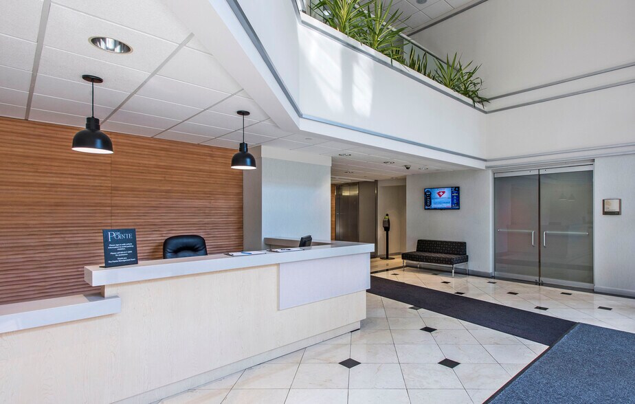 More Photos Of 400 Northridge Rd, Atlanta Office For Lease