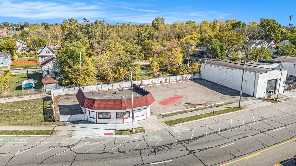 More Photos Of 8300 Livernois Ave, Detroit Storefront Retail Office For Sale