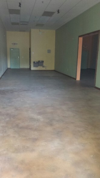 More Photos Of 17560 NW 27th Ave, Miami Gardens General Retail For Sale