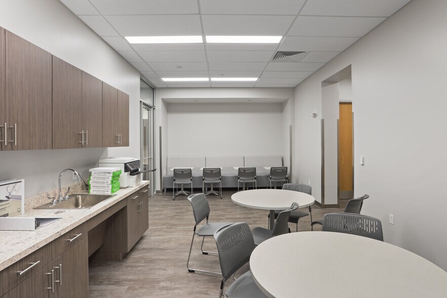 More Photos Of 14193 NW 129th Way, Alachua Research And Development For Lease