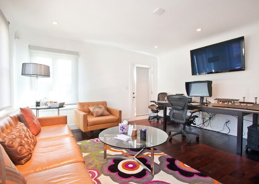 More Photos Of 1746 Abbot Kinney Blvd, Venice Office For Lease