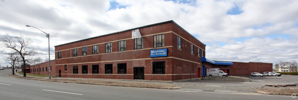 More Photos Of 970 Fellsway, Medford Self Storage For Lease