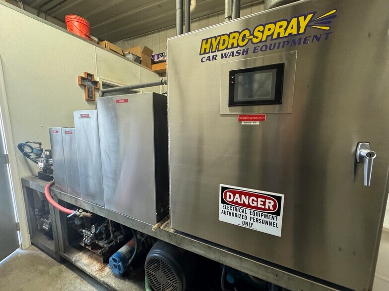 More Photos Of 7167 Houghton Lake Dr, Houghton Lake Carwash For Sale