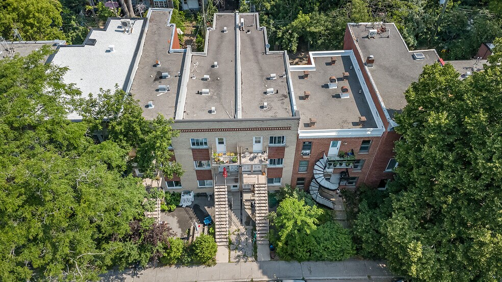More Photos Of 5963 Rue Waverly, Montréal Multifamily For Sale